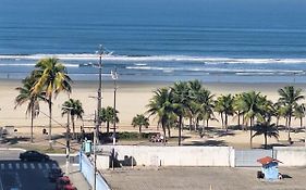 Apto 2 dorms, suíte, 82 m2, a 90 metros da praia Vila Tupy, Praia Grande-SP